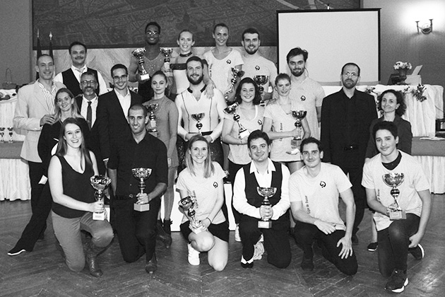 Photo de groupe avec les compétiteurs de rock et rock acrobatique