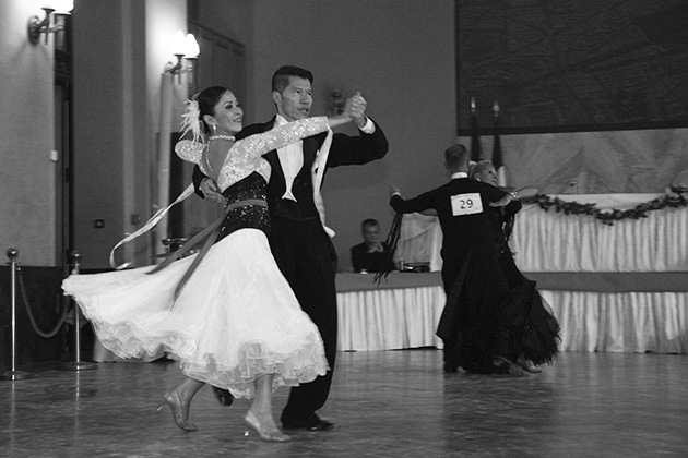 Passage de compétition de danse standard (valse)
